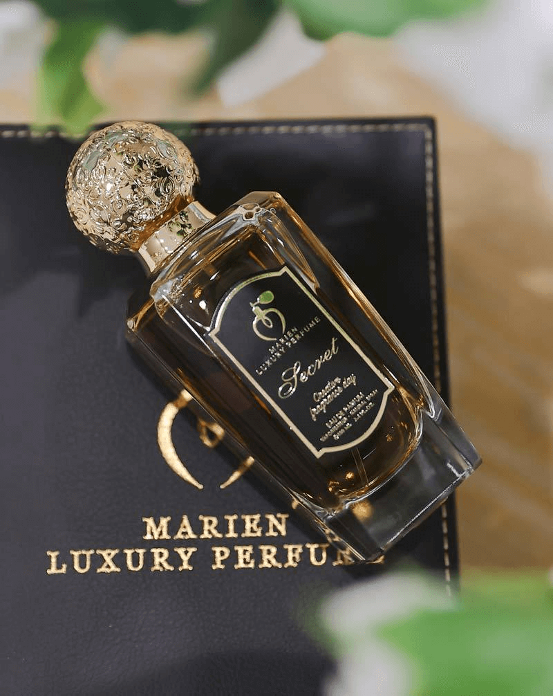 Marien Secret 100ml Men Eau de Parfum - Luxury Fragrance, Discover Marien Secret 100ml Men Luxury Eau de Parfum. Captivating woody scent, perfect for the modern man. Available in 10ml & 100ml sizes.