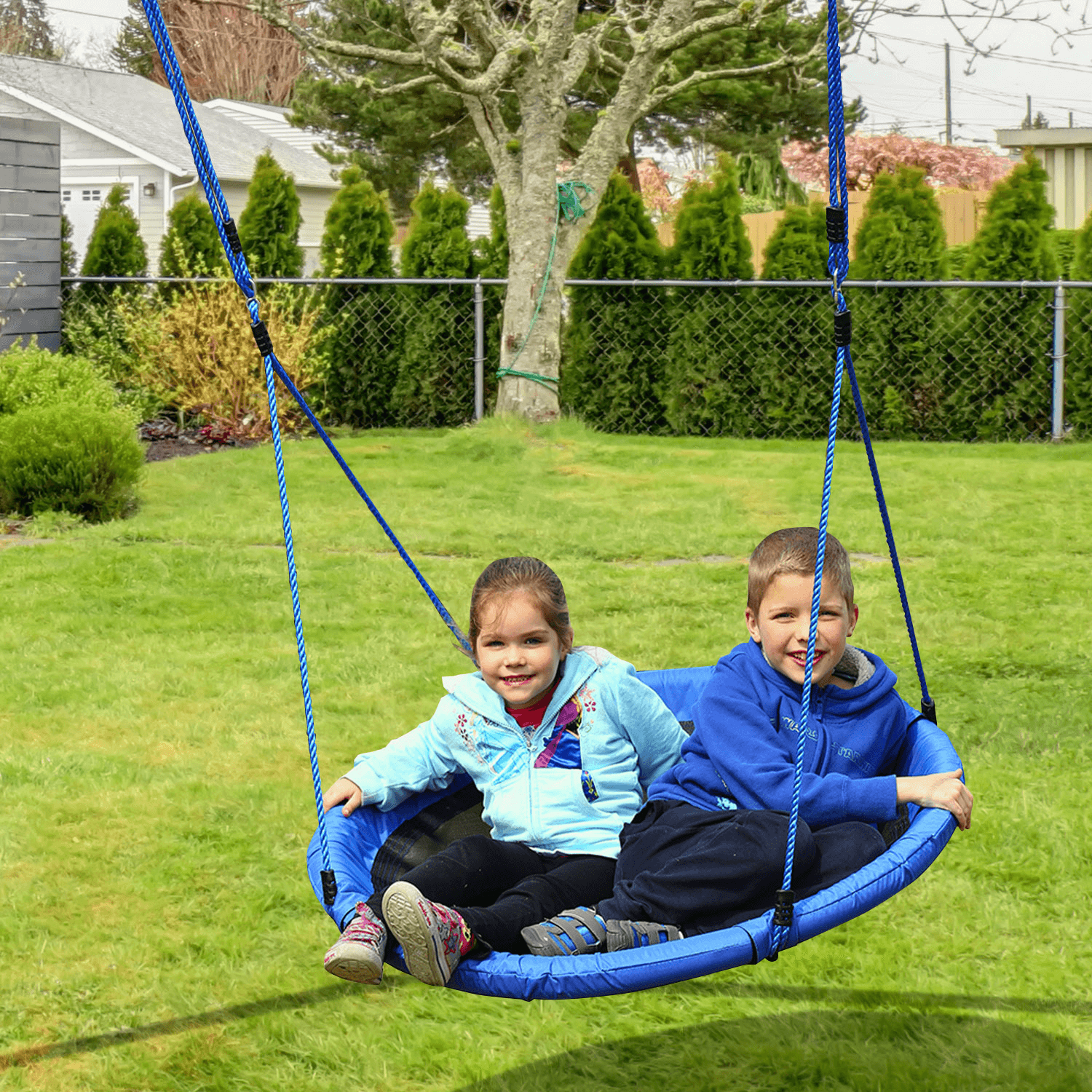 HOMCOM 40-Inch Kids Nest Swing - Outdoor Fun in Blue, Enjoy hours of outdoor fun with the HOMCOM 40-Inch Tree Swing. Perfect for spinning and swinging with friends!