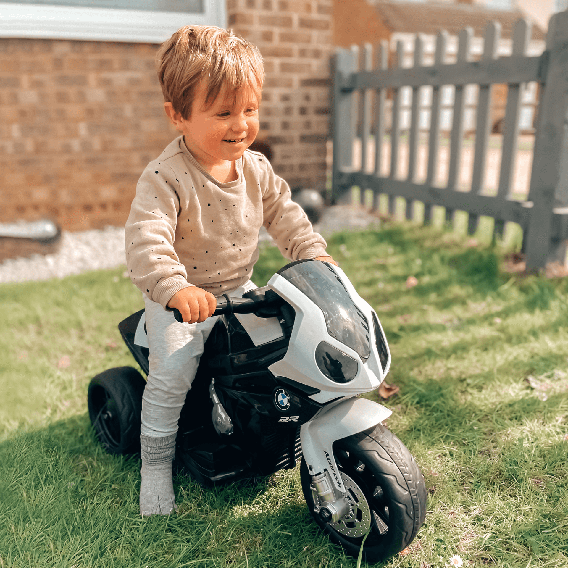 Electric Kids Ride On Motorcycle BMW S1000RR, Stylish Electric Kids Ride On Motorcycle BMW S1000RR in black with headlights, music, and 6V battery. Perfect for young riders.