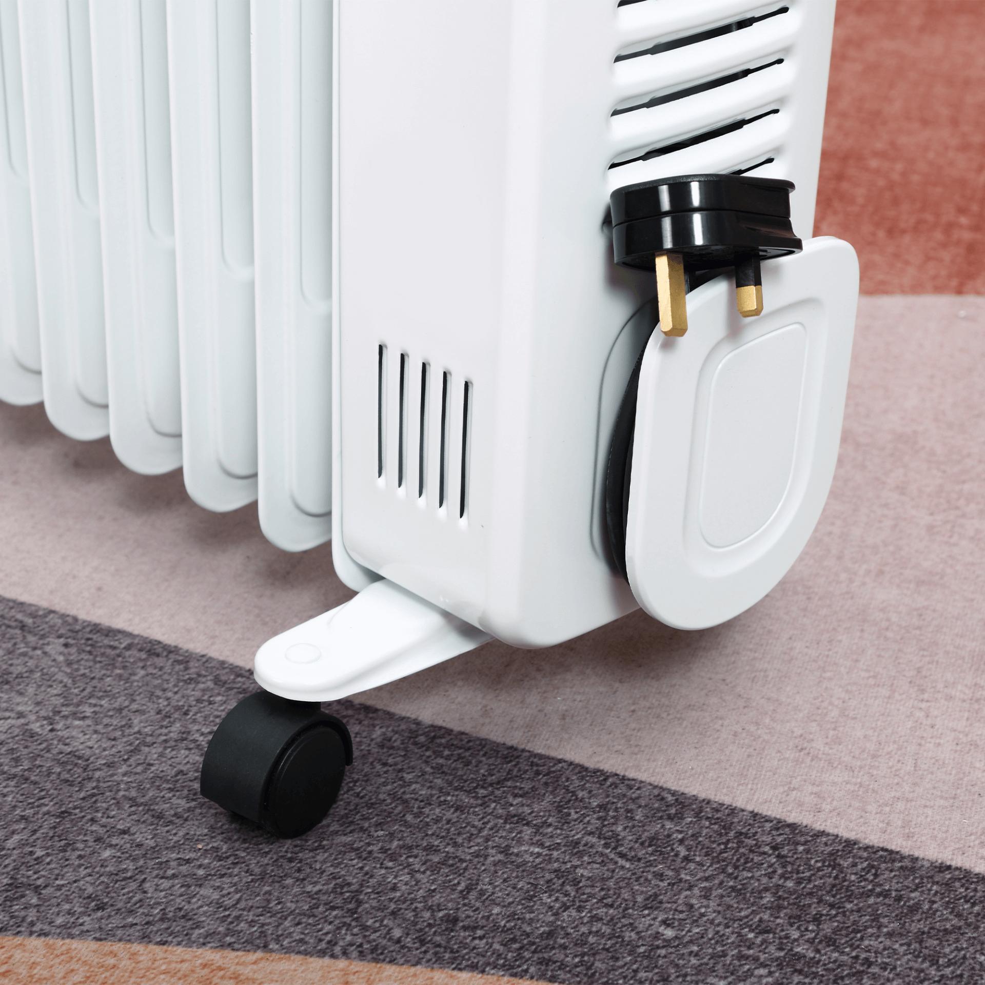 HOMCOM 2720W Oil Filled Radiator - 11 Fin Electric Heater, Stay warm with the HOMCOM 2720W heater featuring a timer, remote control, and safety features for ultimate comfort this winter.