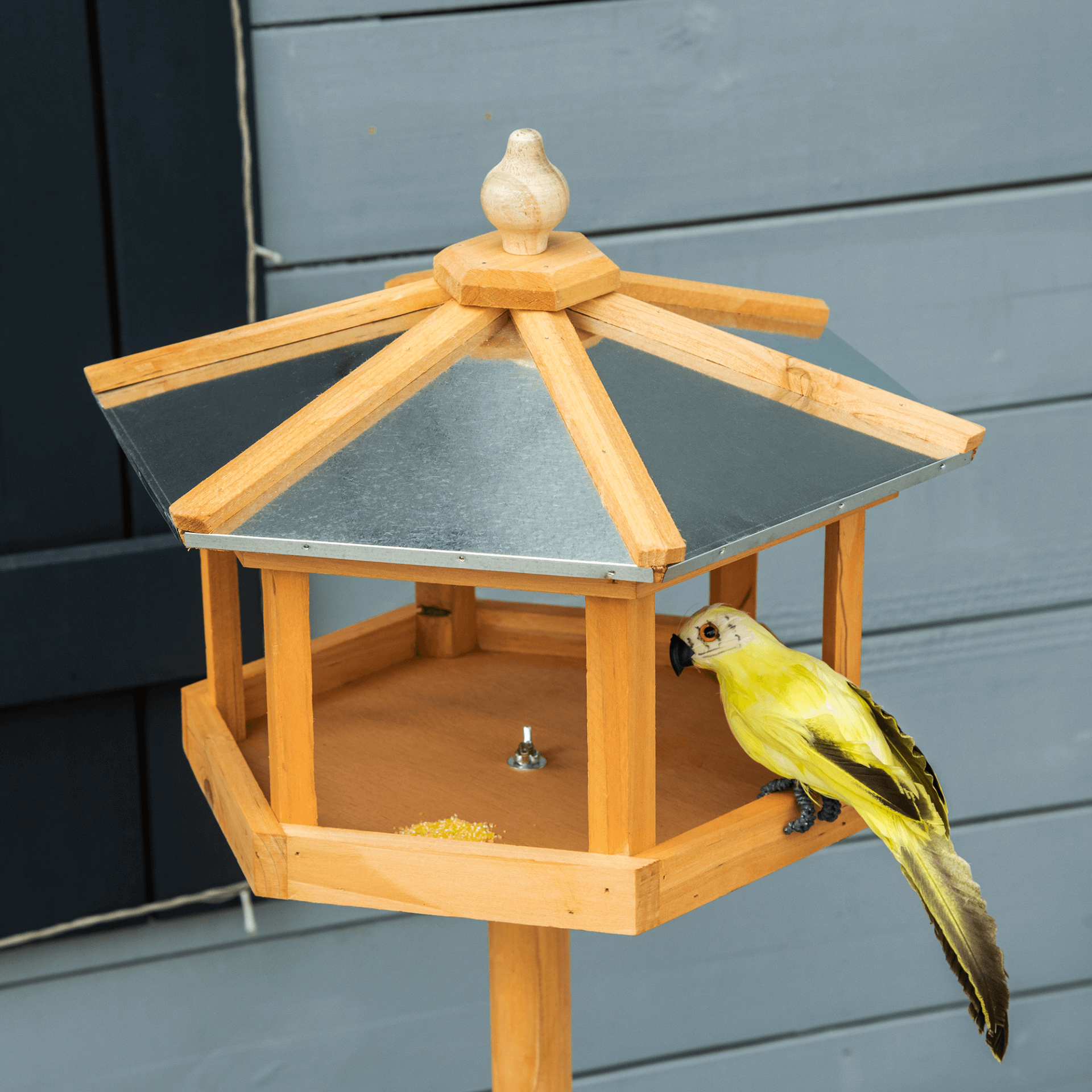 PawHut Wooden Bird Table Feeder - Weatherproof Station, Create a bird-friendly garden with this sturdy, weatherproof feeder, providing food, water, and rest for your feathered friends.