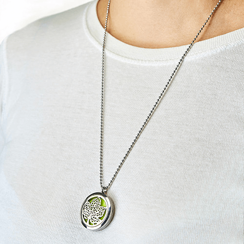 Aromatherapy Diffuser Necklace - Leaf 30mm, Wear your favorite essential oils with our high-quality Aromatherapy Diffuser Necklace. Experience the benefits of aromatherapy on the go.