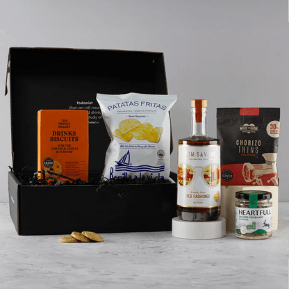 Old Fashioned Cocktail Kit - Premium Gift Set, Experience bar-quality cocktails at home with our Old Fashioned Cocktail Kit. Includes a pre-mixed bourbon cocktail and snacks, perfect for any occasion.