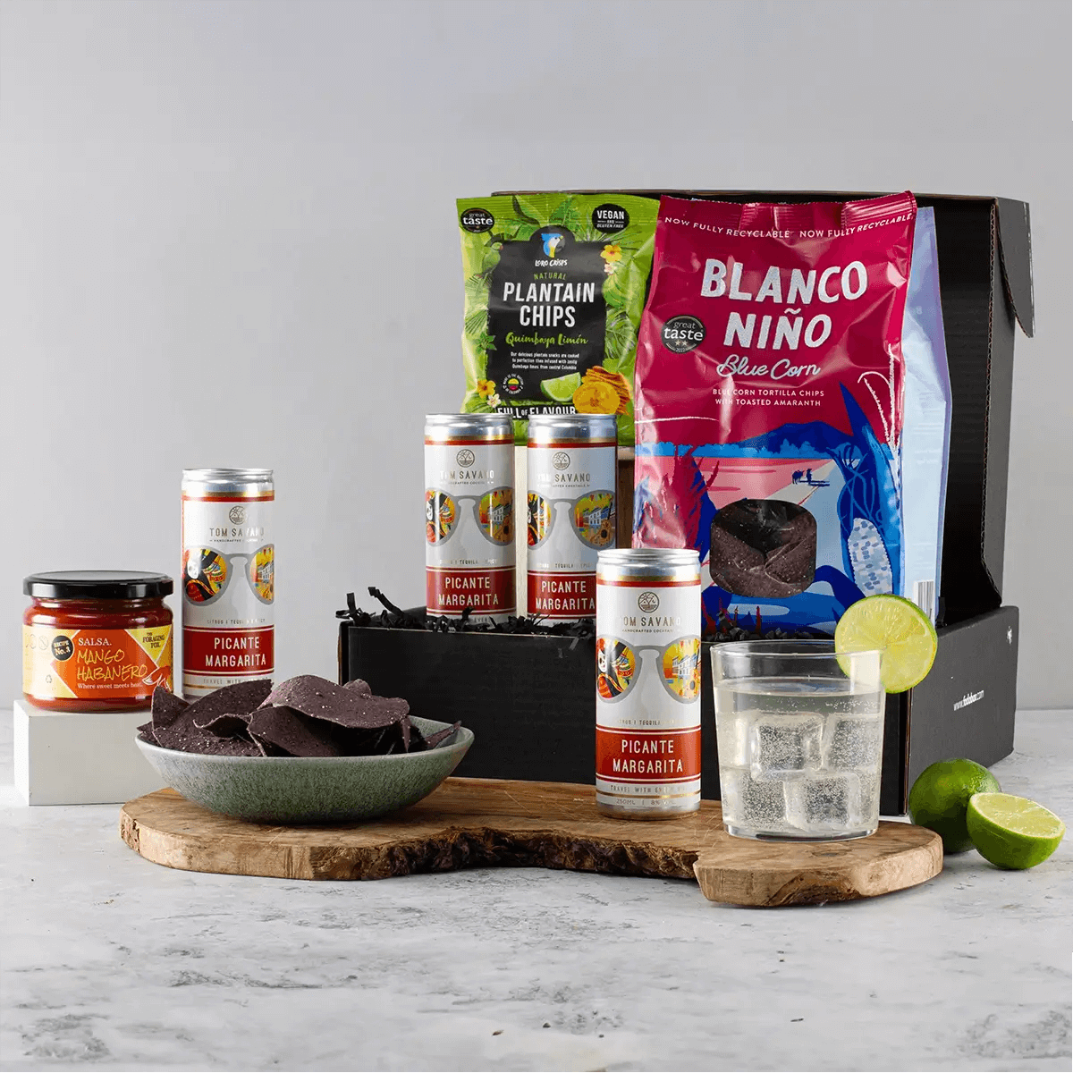 Picante Margarita Kit - Spicy Party Set, Spice up your gatherings with our Picante Margarita Kit! Enjoy a bold fusion of tequila, lime, agave, and a fiery kick. Perfect for parties!