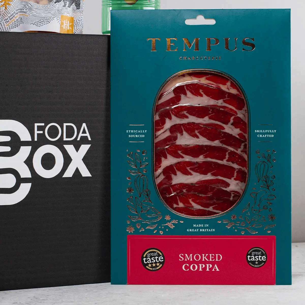 Negroni Cocktail Kit - Premium Gift Set with Snacks, Negroni Cocktail Gift Set, featuring a handcrafted blend of Devon coastal gin and Italian vermouth, plus premium snacks. Ideal for cocktail enthusiasts.