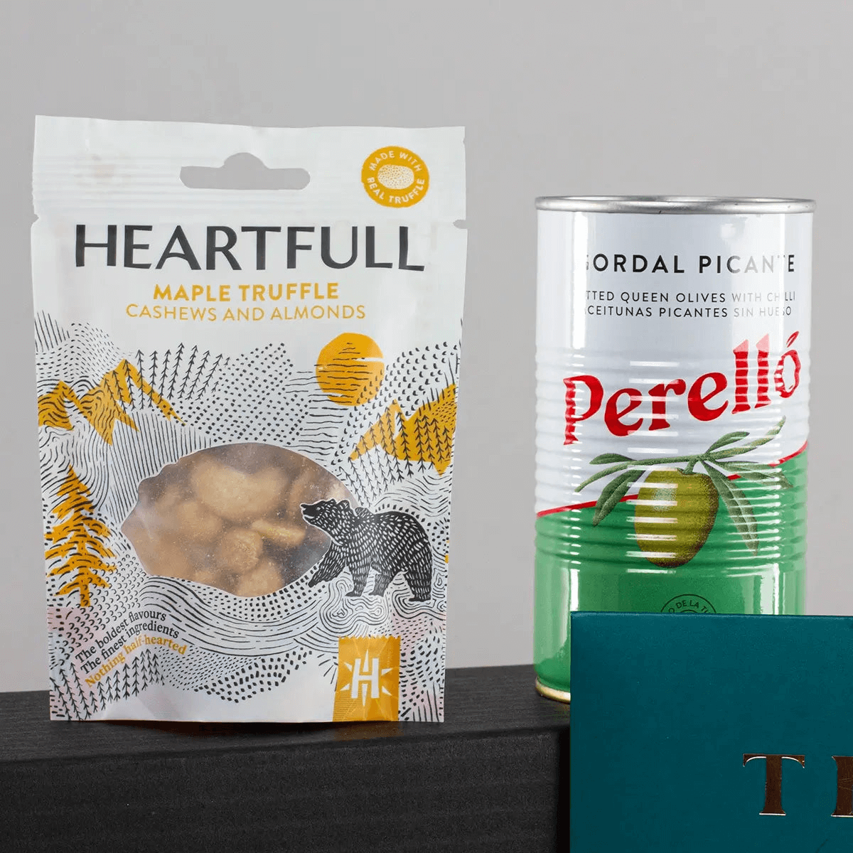 Negroni Cocktail Kit - Premium Gift Set with Snacks, Negroni Cocktail Gift Set, featuring a handcrafted blend of Devon coastal gin and Italian vermouth, plus premium snacks. Ideal for cocktail enthusiasts.