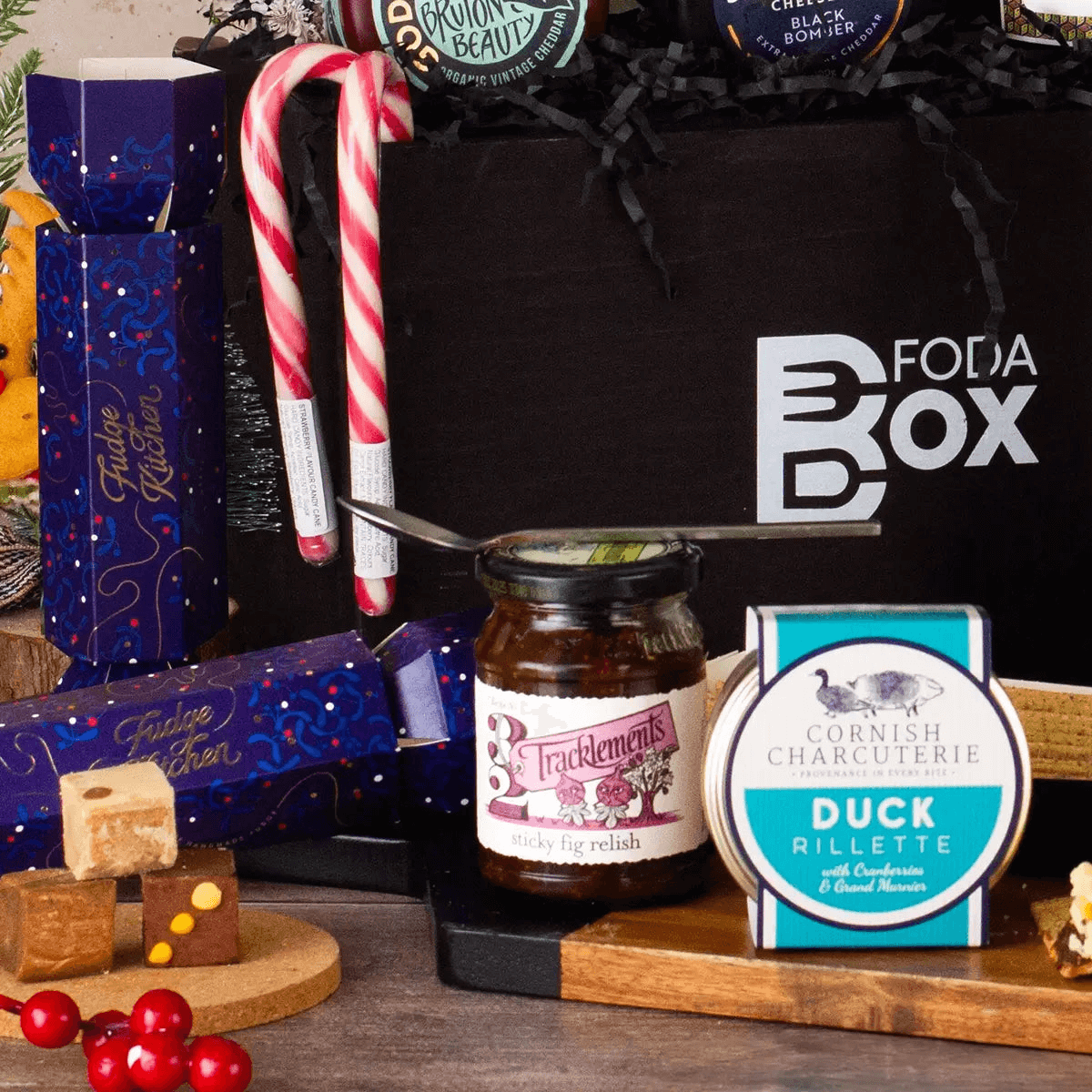 Luxury Christmas Wonders Gift Hamper, Discover festive cheer with gourmet treats, artisan cheese, and Prosecco. Perfect for joyful celebrations! Ideal festive gift solution.