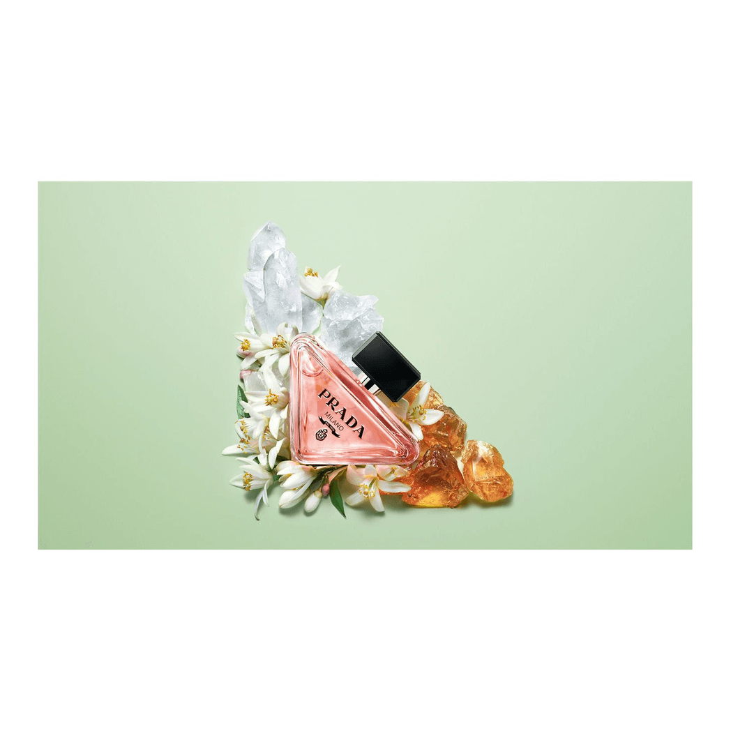 Prada Paradoxe Eau De Parfum 30ml - Modern Luxury, Discover Prada Paradoxe 30ml, a sensual blend of white flowers and innovative accords celebrating modern femininity. Perfect for today's multifaceted woman.